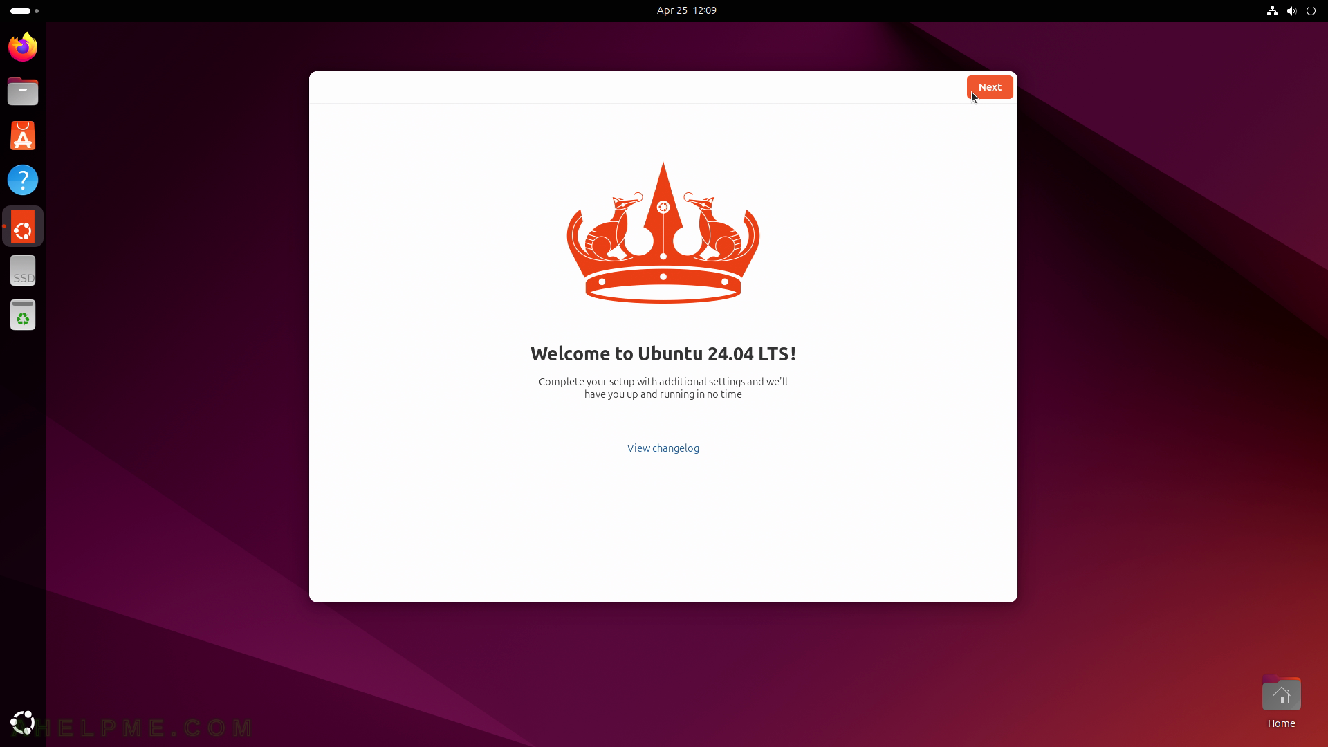 Ubuntu 24.04 LTS GNOME desktop environment on first boot